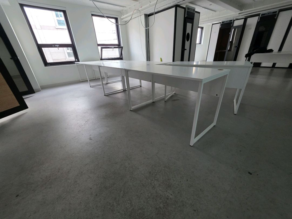 화이트 사무용 책상--2