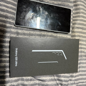 갤럭시 S25 울트라 256GB 티타늄 실버블루 팝니다.