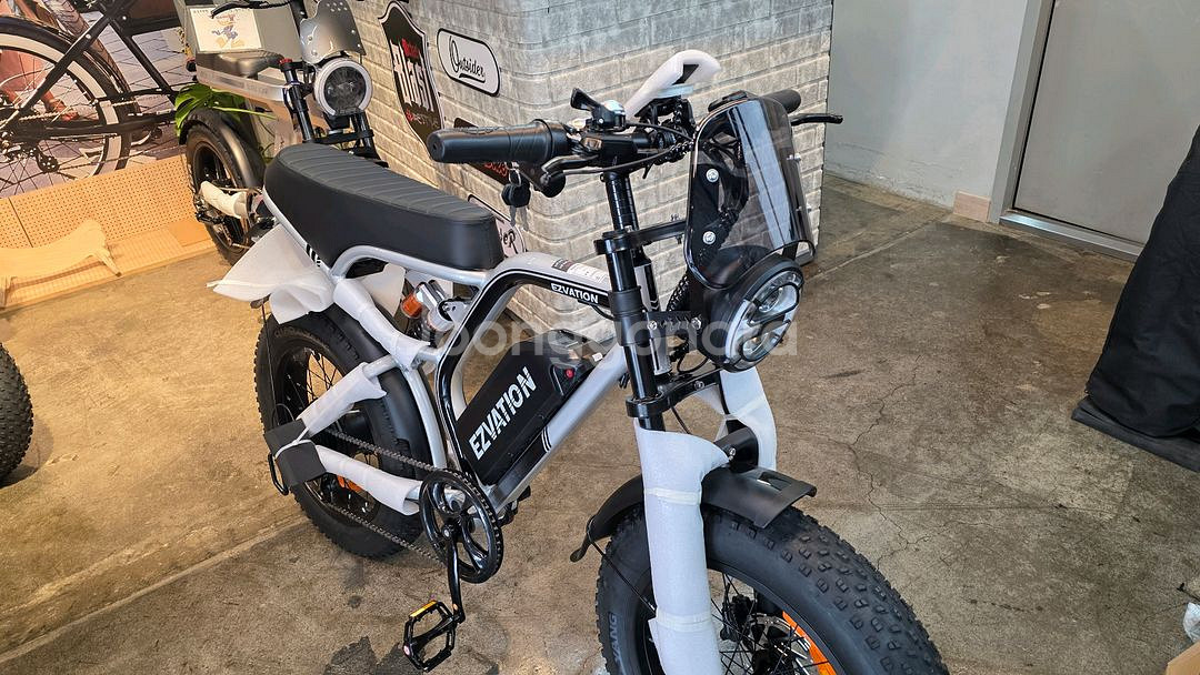 [새상품]없어서 못산다는 이지베이션 BS슬릭 팻바이크 전기자전거--0