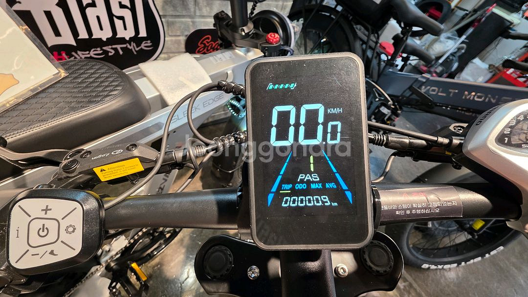 [새상품]없어서 못산다는 이지베이션 BS슬릭 팻바이크 전기자전거--5