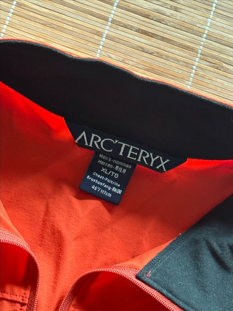 아크테릭스 바람막이--1