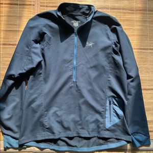 아크테릭스 하프 반집업 바람막이