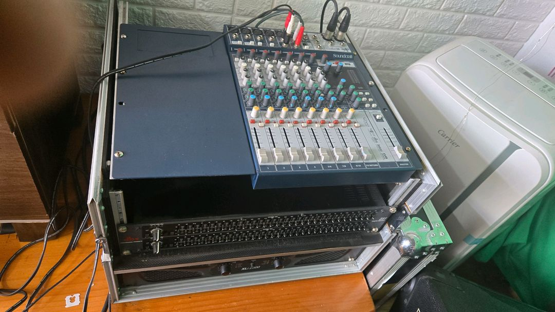 엠프 음향믹서 스피커 이미지