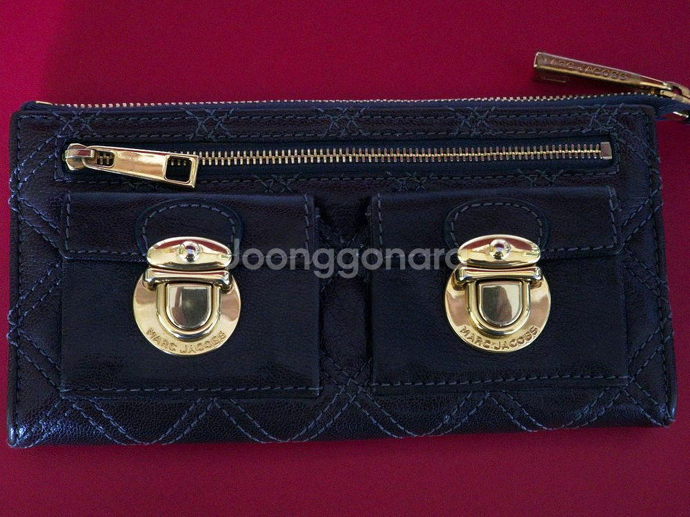 마크 제이콥스 퀼팅 투포켓 장지갑 다크브라운(정품)--1