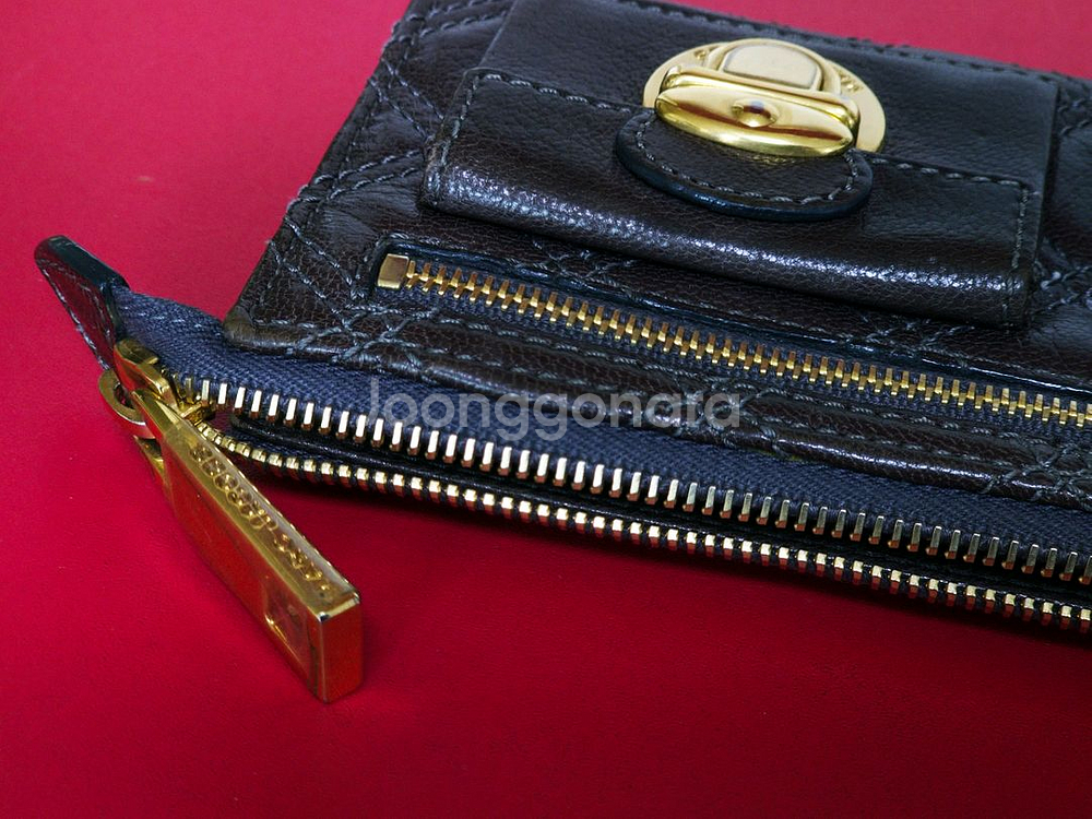 마크 제이콥스 퀼팅 투포켓 장지갑 다크브라운(정품)--6