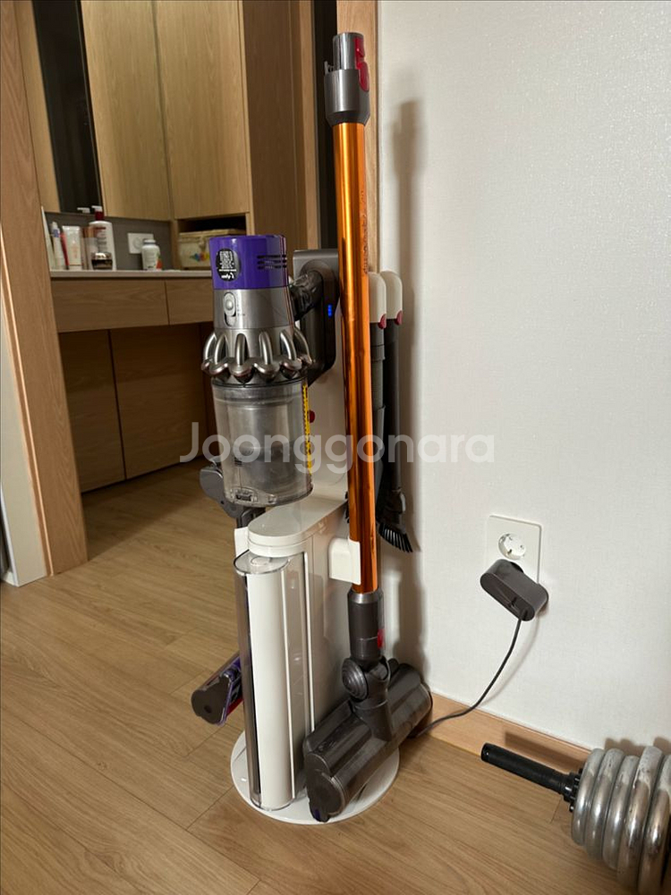 다이슨 V10 무선청소기--1