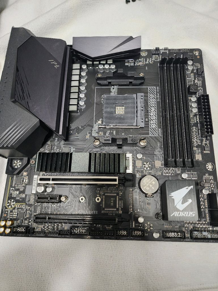 B550M 어로스 pro-p 메인보드 팝니다. 이미지