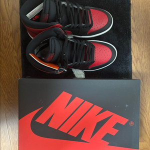 나이키 에어조던 1 레트로 하이