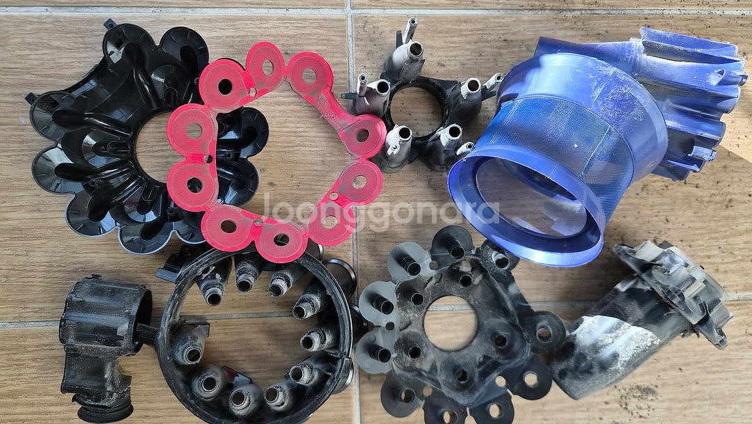 깨끗하게 세척한 다이슨 V6 무선 청소기(10분 연속동작)--8