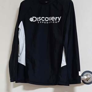 디스커버리 레쉬가드