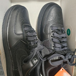 새상품 에어포스 슬램잼 블랙 260 사이즈 팝니다