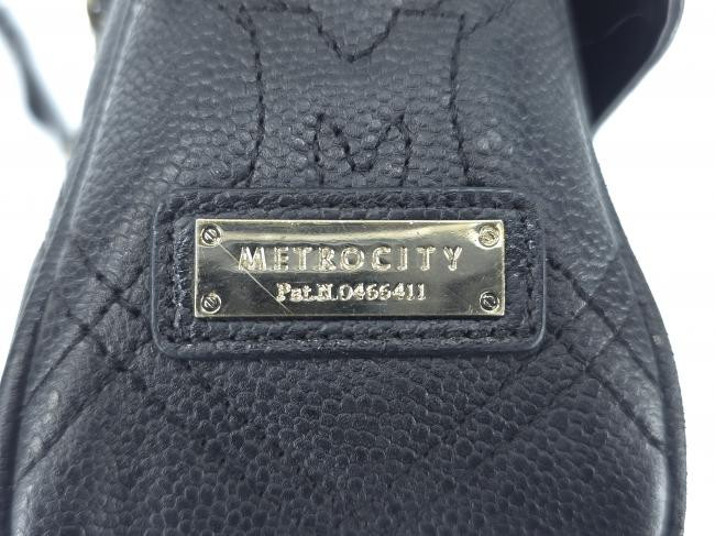 메트로시티 M171MQ0563Z 퀼팅 체인 블랙 골드 숄더백 클래식 M로고 가죽백 크로스백--4