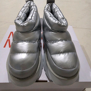 마르디 메크르디 숏패딩부츠 230사이즈 새제품