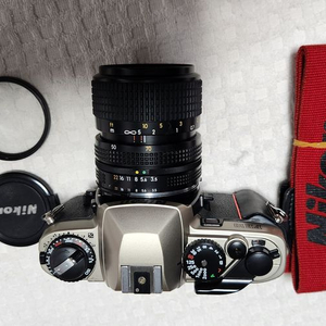 니콘fe10(a급), lr44 2개 기능노출정상 니콘렌즈35~70, 스트랩.