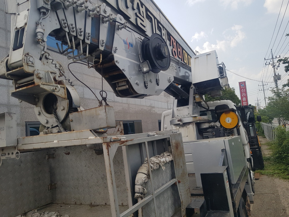 현대E마이티 3.5톤 스카이 (고소작업차) 크레인탑재 높이 28M 2011년식 팝니다. 특AA급 이미지