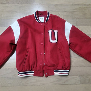 자라키즈 레드U자 패치 스타디움 자켓