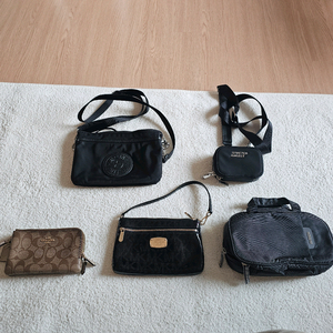 가방 모음 - 코치, 키플링, 마이클코어스 외