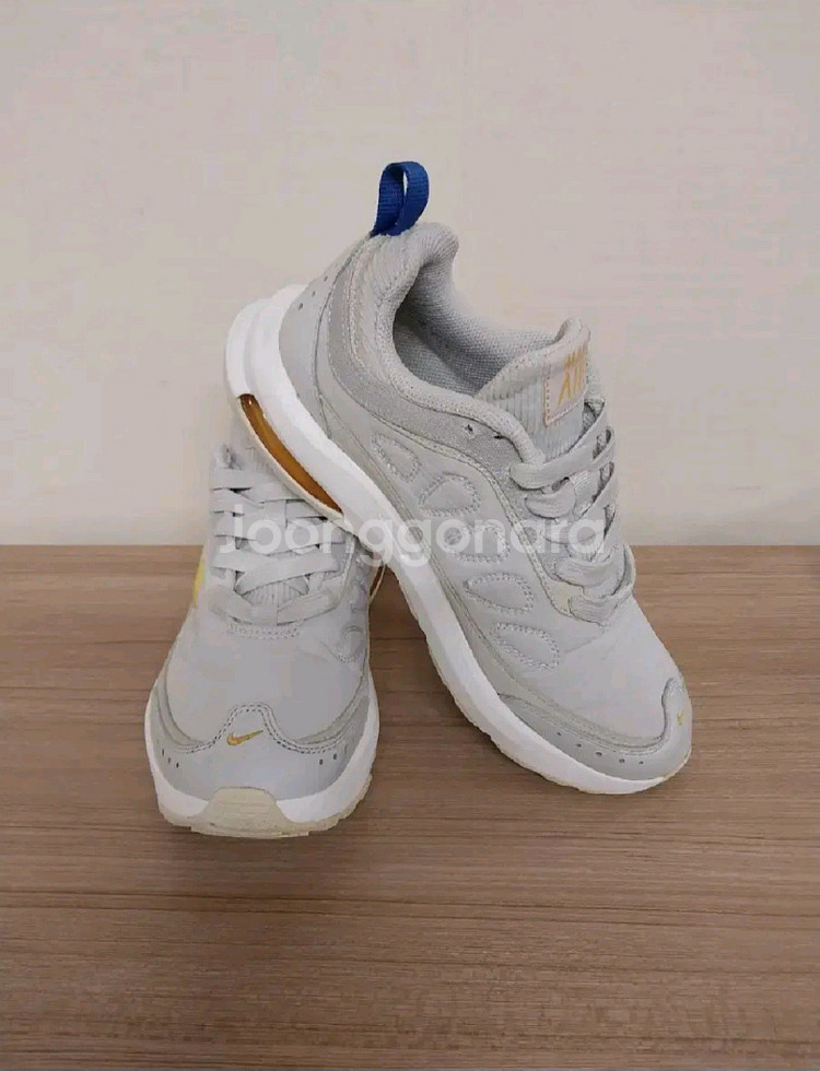 여성 나이키 에어맥스 AP 운동화 (250)--1