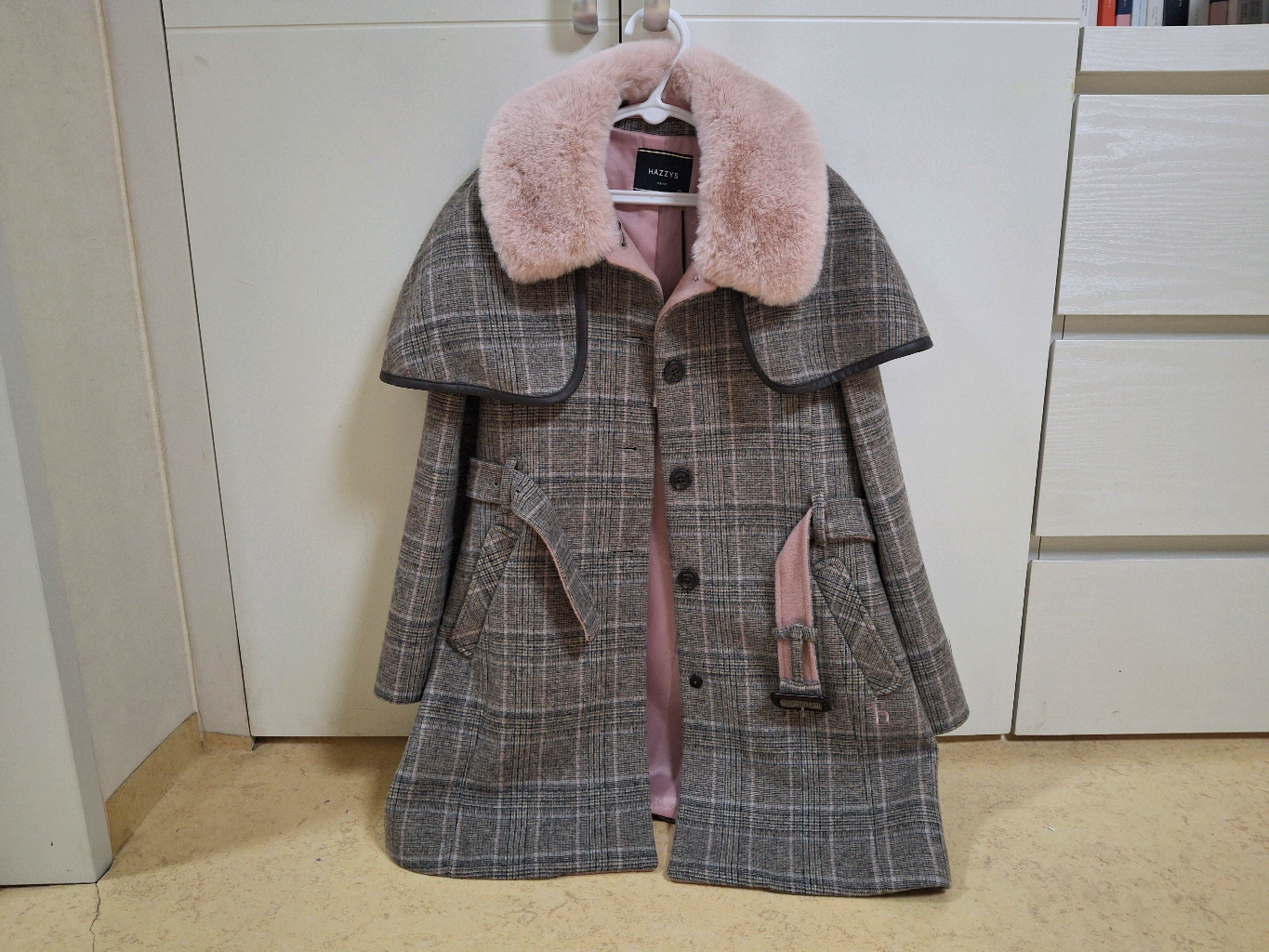 헤지스키즈 여아코트 145 11y 사이즈 택있는 새상품