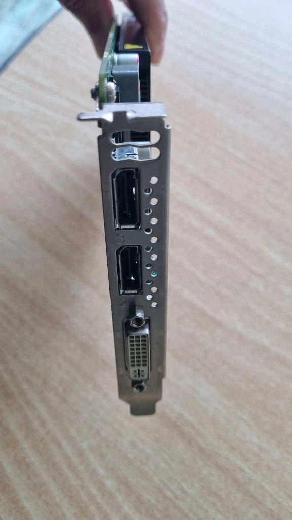 쿼드로 K2200 그래픽카드 이미지