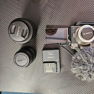 **파나소닉 루믹스 G7 미러리스 카메라 풀세트 (렌즈 3종 + 배터리2 + 마이크 + 삼각대 / A급