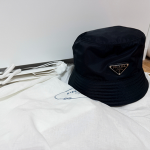 프라다 리나일론 버킷햇 블랙M