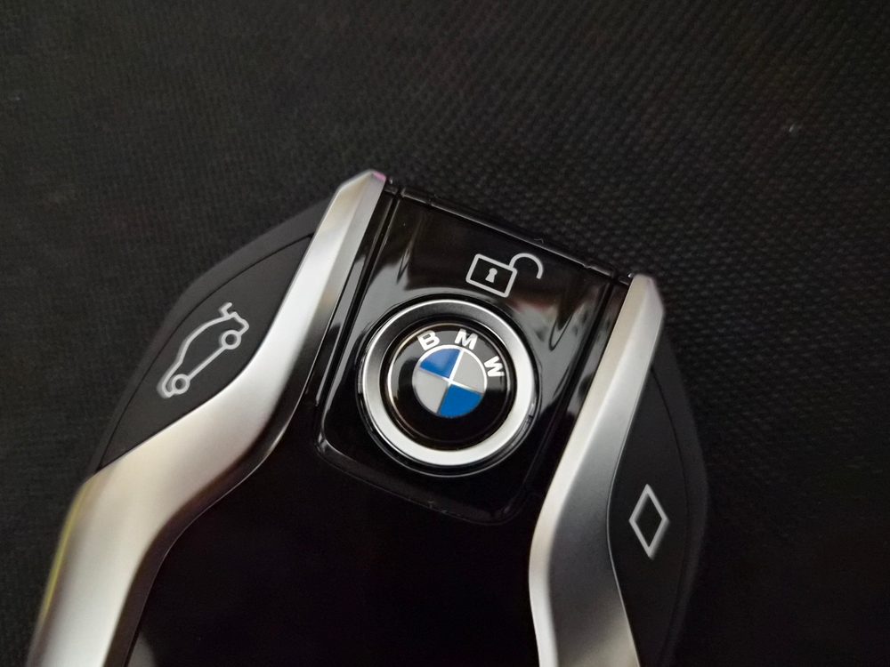 [BMW 750Li 16년식 – 디스플레이키] 배터리 · 액정(LCD) · 버튼 포함 스마트키 전체 컨버전 이미지