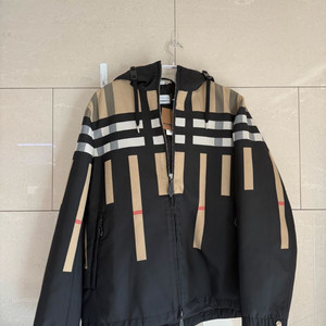 (새상품) 버버리 슬라이스 체크 나일론 후드 자켓 105