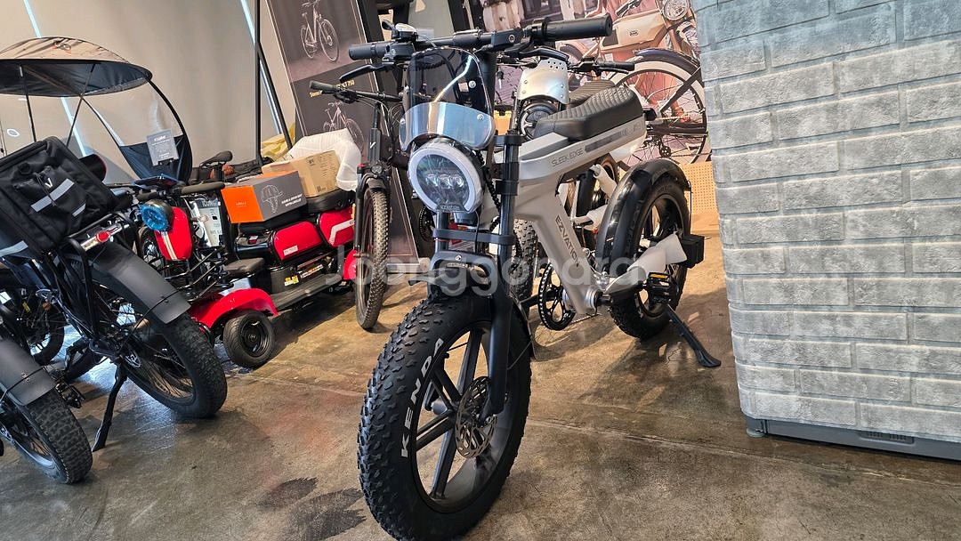 [새상품] 슬릭엣지 전기 자전거--2