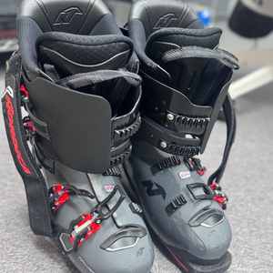 노르디카 부츠 스포츠머신130 스키부츠 판매(25.025.5 / 295mm / 상태좋음)
