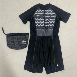 레노마 반팔반바지 집업 여성 수영복(1회 착용) 90-95(M 미디움)