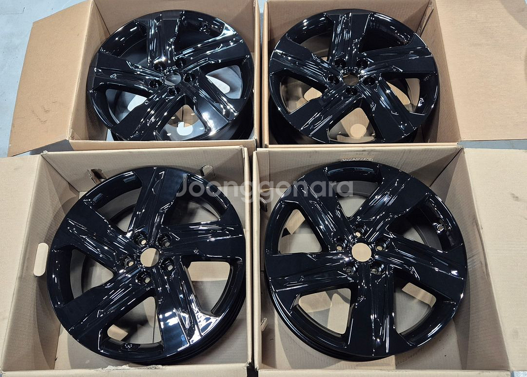 쏘렌토 MQ4 19인치 블랙 중고 휠 팝니다. 235 55 19--0