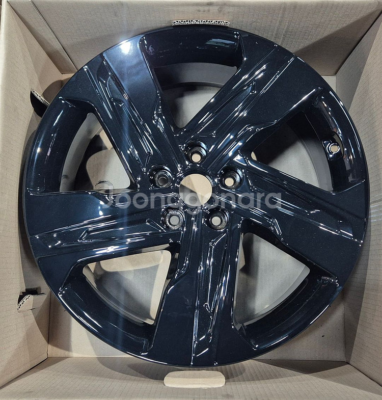 쏘렌토 MQ4 19인치 블랙 중고 휠 팝니다. 235 55 19--3