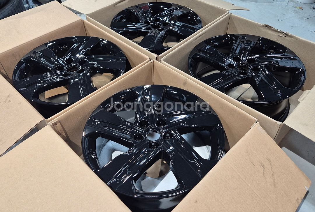 쏘렌토 MQ4 19인치 블랙 중고 휠 팝니다. 235 55 19--5