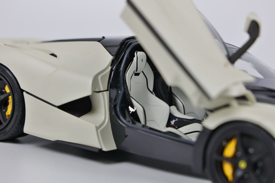1:18 BBR 라페라리 후지화이트 다이캐스트 이미지