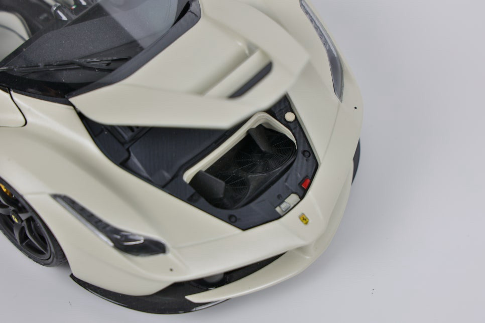 1:18 BBR 라페라리 후지화이트 다이캐스트 이미지