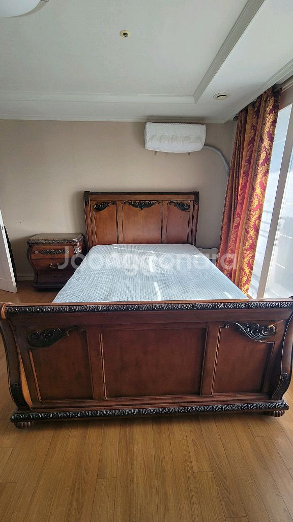 (대구)엔틱침대, 협탁, 화장대ㅡ25만원--0