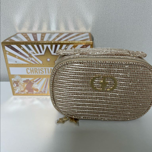 디올 홀리데이 파우치 새상품