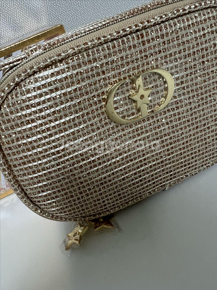 디올 홀리데이 파우치 새상품--1