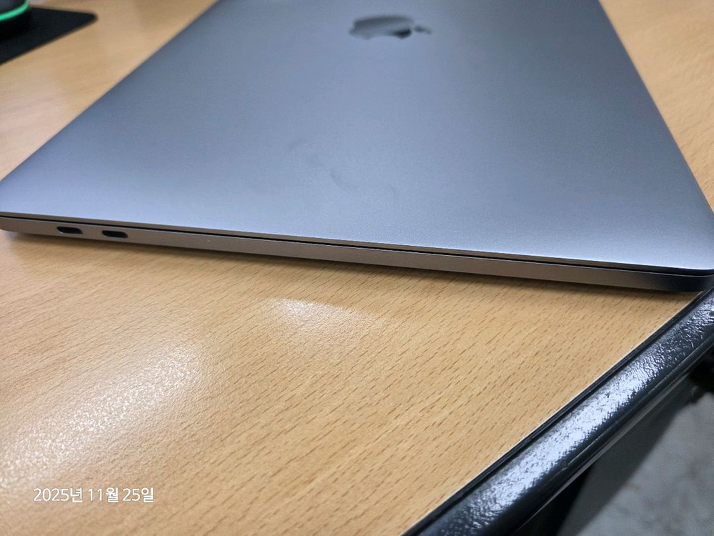 맥북프로 2018 13인치 터치바 16G 이미지