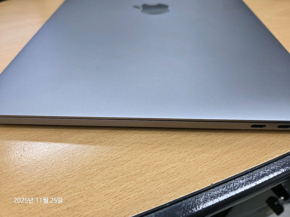 맥북프로 2018 13인치 터치바 16G 이미지