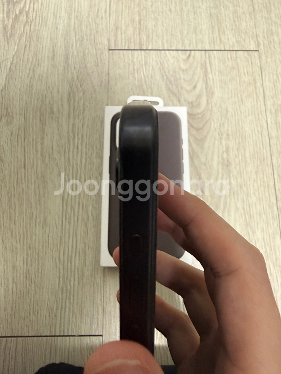 아이폰15프로 128GB 블랙 티타늄 + 애플 정품실리콘케이스--4