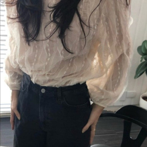 에크리스 프릴 라운드 블라우스 크림