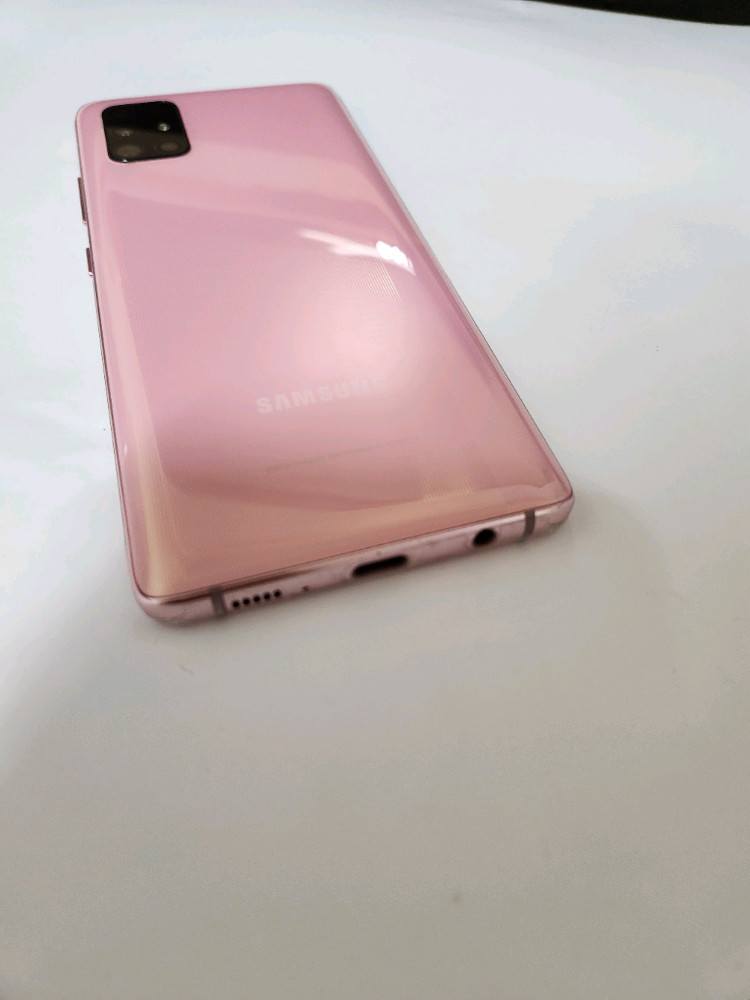 갤럭시A51 외관S급 128기가 아주깨끗--2