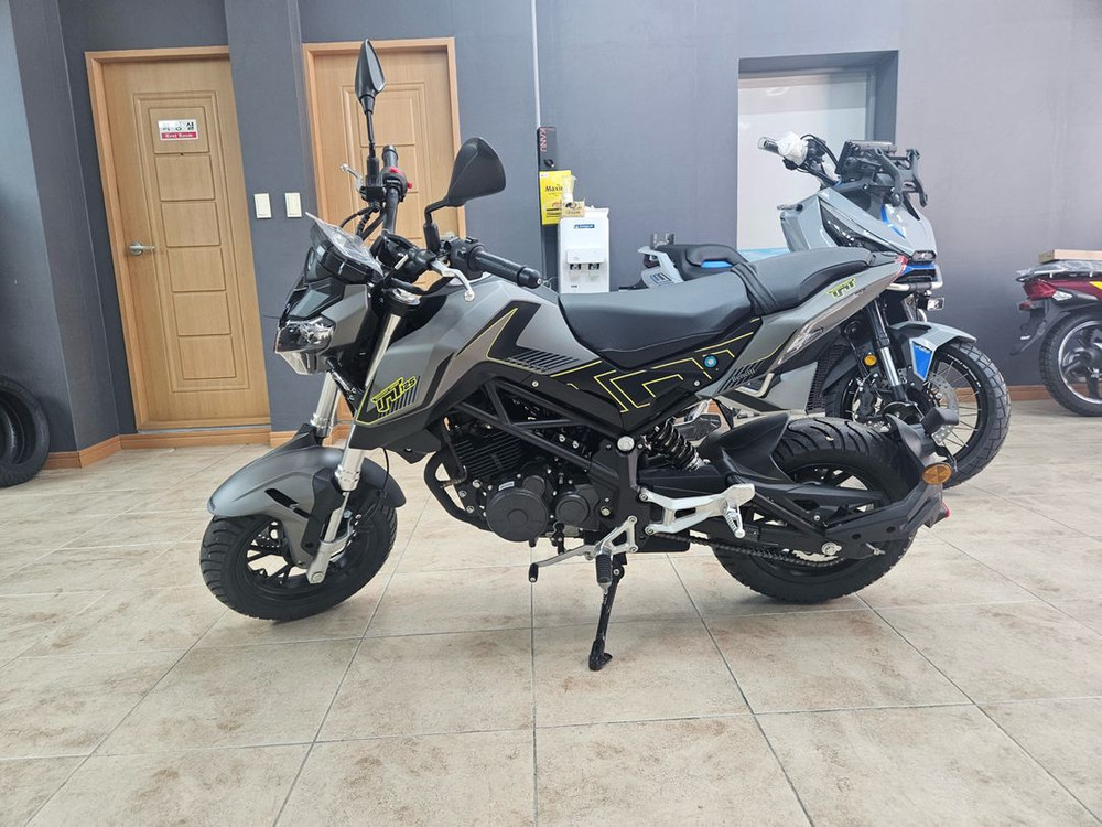 부산 신차 베넬리 23년식 tnt125 판매--1