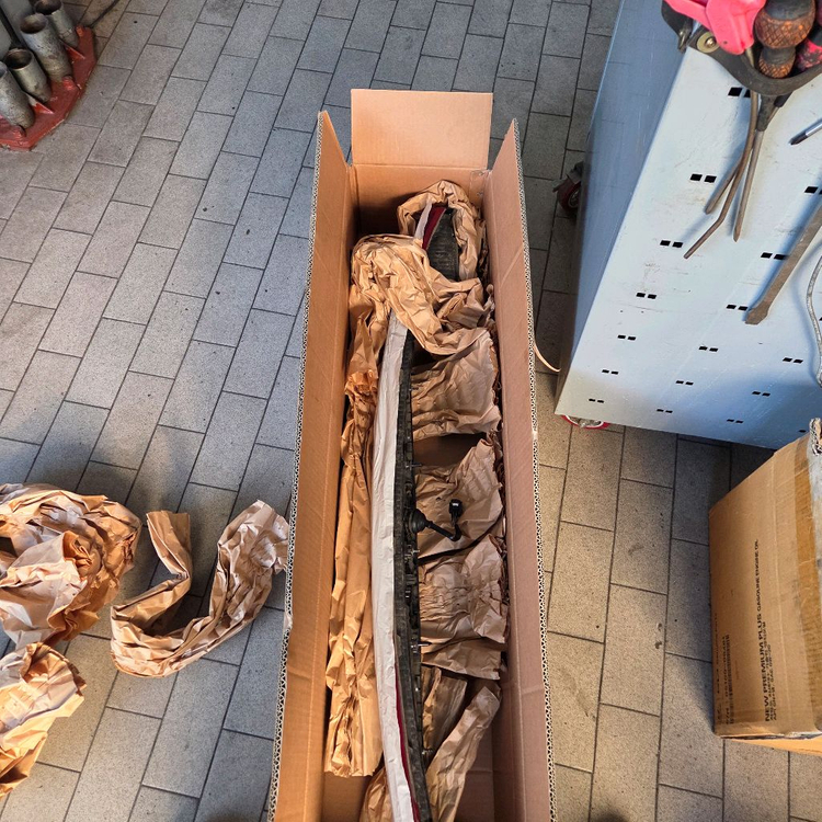 카니발 4세대 KA4 테일램프 신형 로고--3