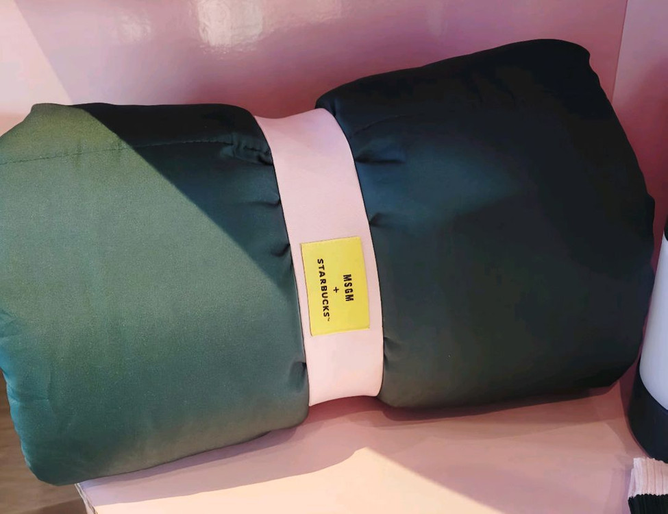 MSGM + 스타벅스 그린 블랭킷 그린 양말 미사용 새상품--4