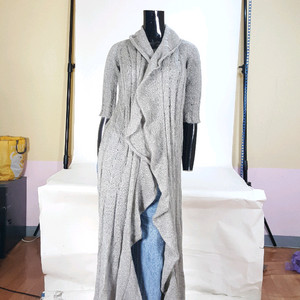 알리시 베지색 모헤어 울 여성 긴끈 가디건 니트