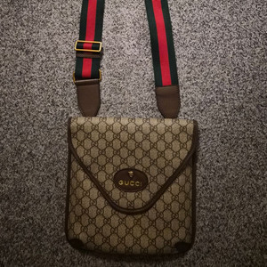 구찌 GG 네오빈티지 미디엄 메신저백