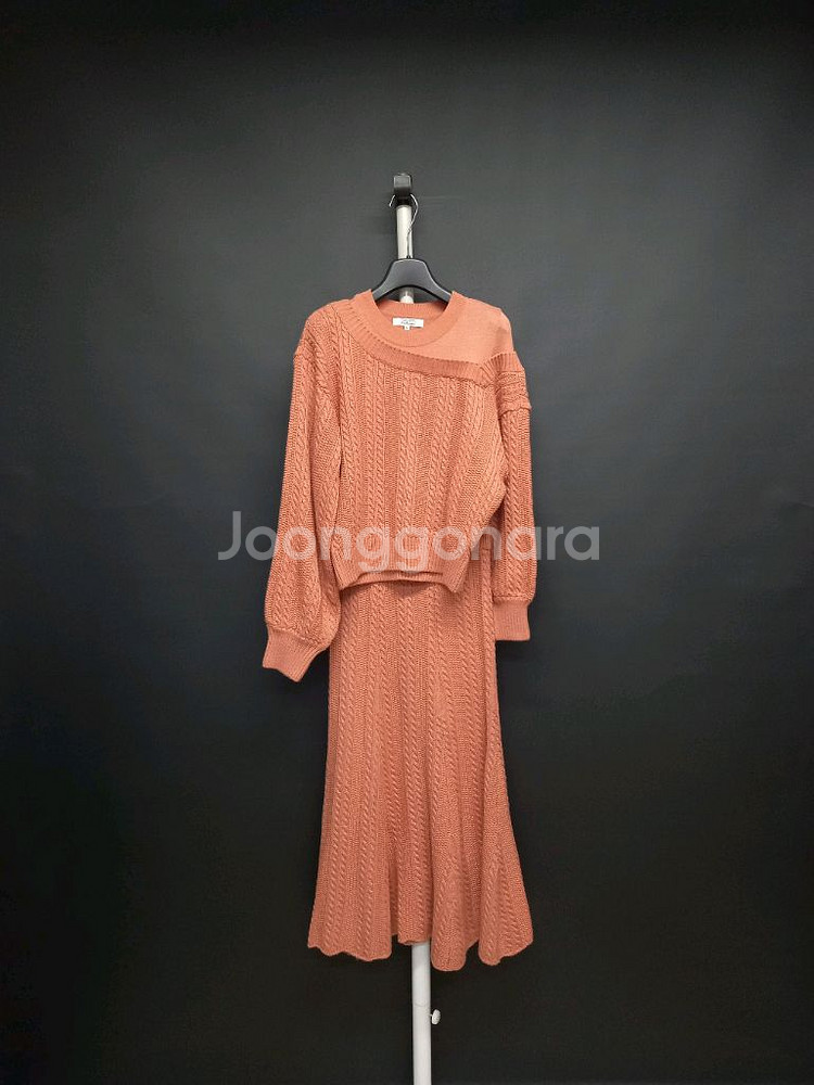 에고이스트 춘추동 니트 스커트 셋업 55.66--0